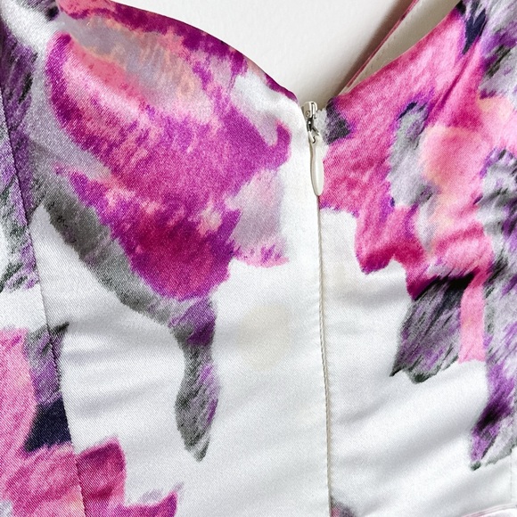 Maggy London Floral Satin Dress - Size 4 - Super Flattering Fit! - Picture 6 of 7